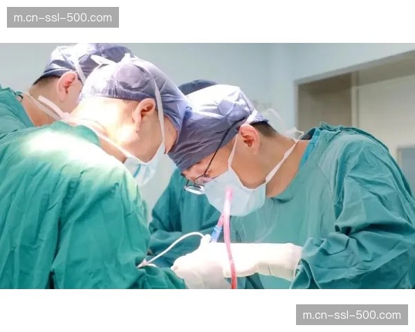 赫伊森右小腿肌肉负荷过大 医疗团队决定采取保守治疗方案 赫伊森右小腿肌肉负荷过大 医疗团队决定采取保守治疗方案